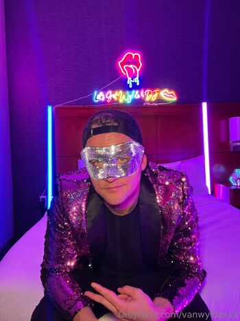 VanWyld / vanwyldexxx / vanwylde nude photo #12