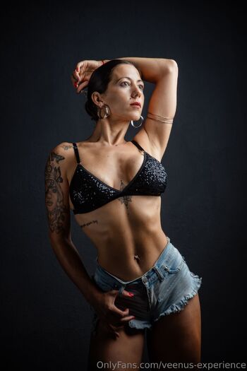 Venu / veenus-experience nude photo #1