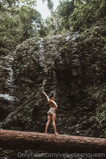 Jempp / velveteenqueen nude photo #1