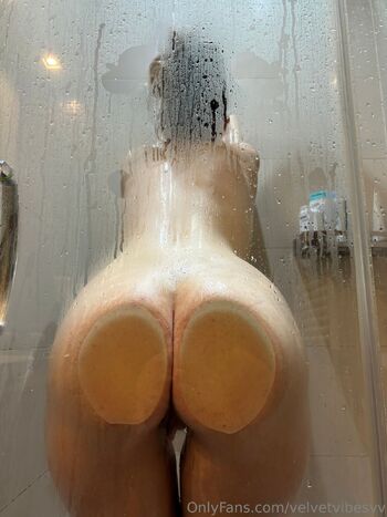 Velvet Vibe / velvetvibesvv nude photo #5