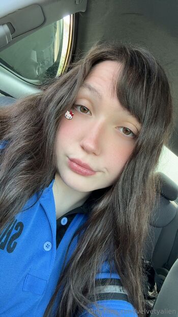 becc / velvetyalien nude photo #4