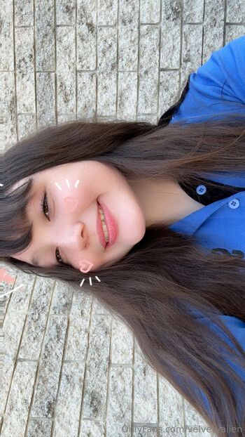 becc / velvetyalien nude photo #7