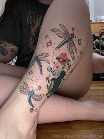 becc / velvetyalien nude photo #13