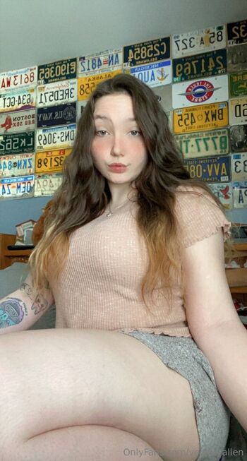 becc / velvetyalien nude photo #18