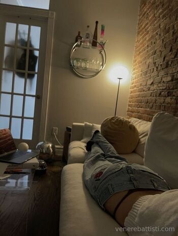 Claudia Surace / venere_battisti / claudiasuracee_ / claudiasuracee nude photo #21