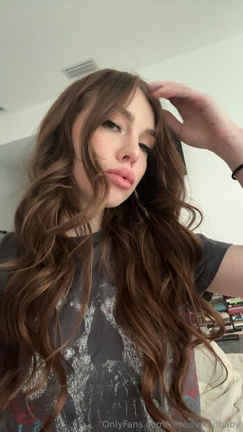 venus / venusvixenbaby nude photo #2