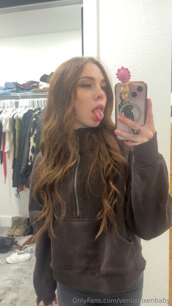 venus / venusvixenbaby nude photo #4