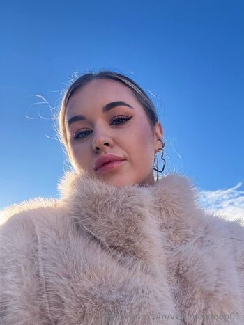 OnlyFans / veronicadeep01 nude photo #1