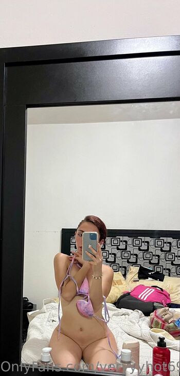 Karen / veryyyhot69 nude photo #32