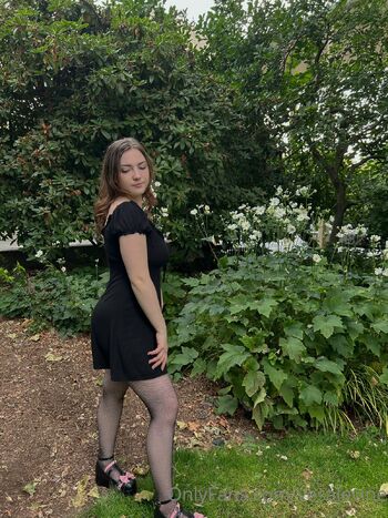 Ves / vesalevine / vesa.levine nude photo #3