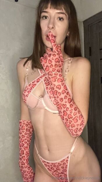 Vickie Nova / vickienovak nude photo #27