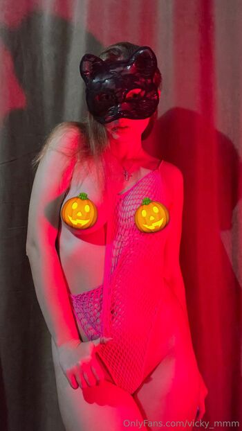 Vick / vicky_mmm nude photo #4