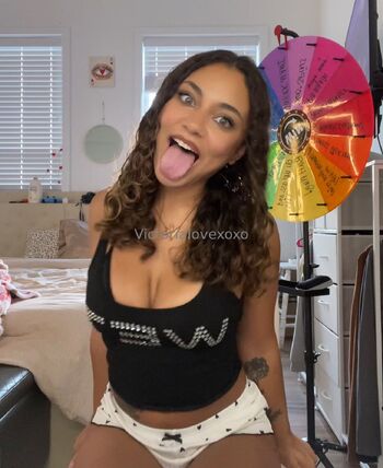 Vic got you bricked / victoriavixo nude photo #3