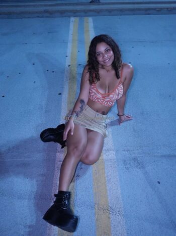 Vic got you bricked / victoriavixo nude photo #8