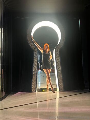 Victor / vikifleissig nude photo #2