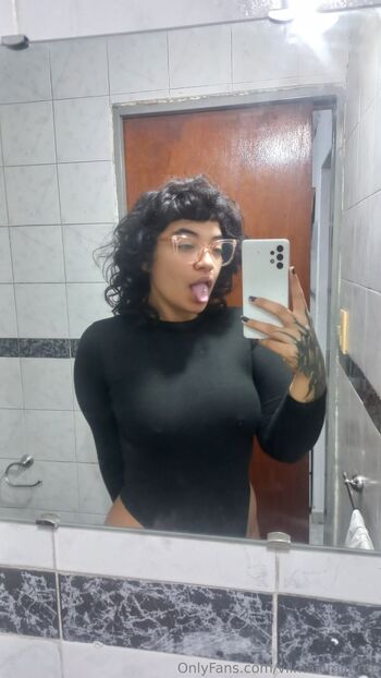 Vilma Lámi / vilmalamiafree / baby.vilma96 / vilma_lamia nude photo #9