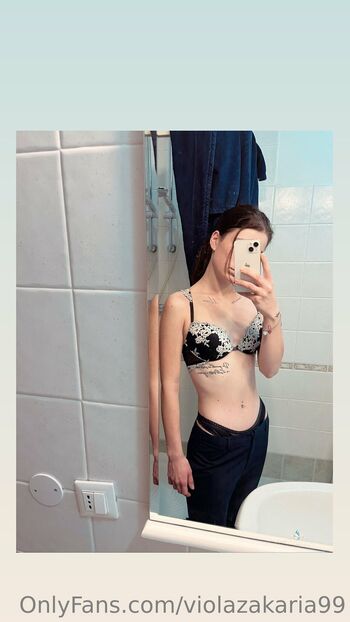 Viola Zaccari / violazakaria99 / iamviolazaccaria / viola.zakaria nude photo #11