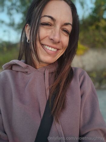 V I O L E T / violetnaughtyy / momm.yvioletxo / violet_baddi / violet.reel.naughtyy nude photo #4