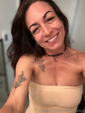 V I O L E T / violetnaughtyy / momm.yvioletxo / violet_baddi / violet.reel.naughtyy nude photo #33