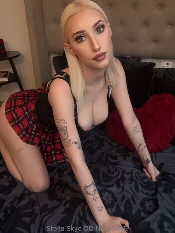 Stella Skye / vipstellaskye nude photo #5