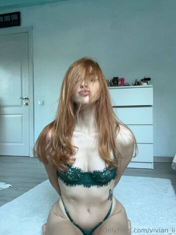 Vivian / vivian_li nude photo #1