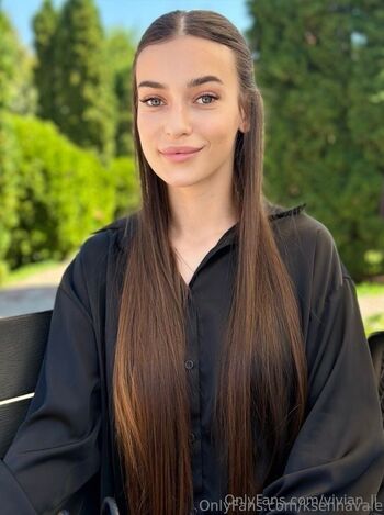 Vivian / vivian_li nude photo #17