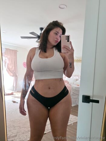 Vivian Taylo / vivianxxtaylor nude photo #25