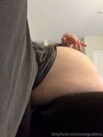 VoreGoddes / voregoddess nude photo #26
