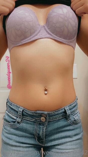 Ry / weedqueen2442 nude photo #27