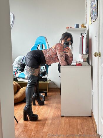 Wendy Call now / wendysuicideg nude photo #6