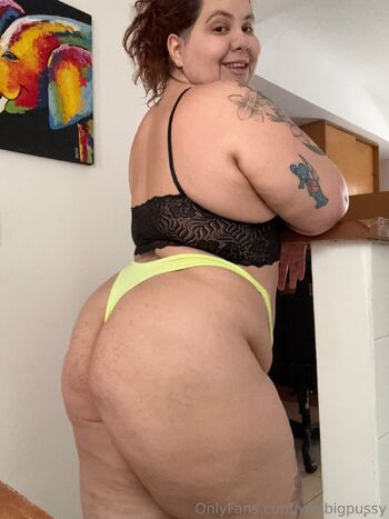 𝐋𝐔𝐂𝐘 / wetbigpussy nude photo #24