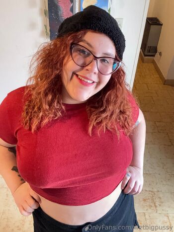 𝐋𝐔𝐂𝐘 / wetbigpussy nude photo #38