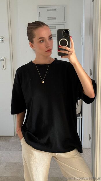 Kate Fleu / wetfleur nude photo #3