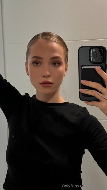 Kate Fleu / wetfleur nude photo #19