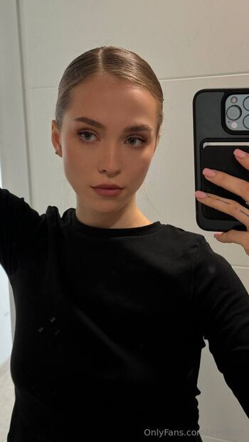 Kate Fleu / wetfleur nude photo #20