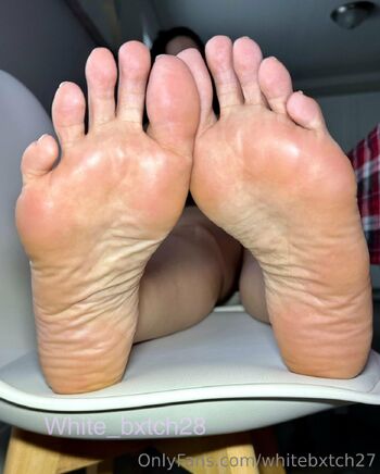 WhiteBxtch2 / whitebxtch27 nude photo #5