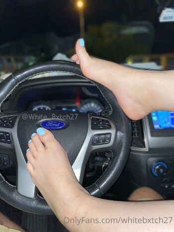 WhiteBxtch2 / whitebxtch27 nude photo #16