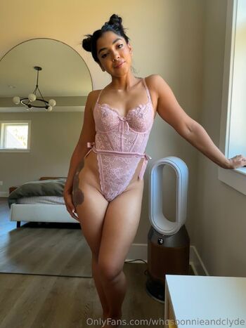 BonnieClyd / whosbonnieandclyde nude photo #18