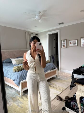 BonnieClyd / whosbonnieandclyde nude photo #26