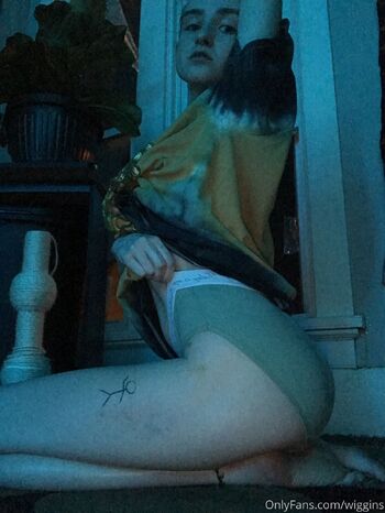 Alie / wiggins nude photo #16
