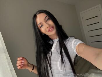 𝓚𝓪𝓻𝓲𝓷𝓪 𝓛𝓾𝓼𝓽 / wild_goddess nude photo #3