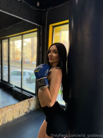 𝓚𝓪𝓻𝓲𝓷𝓪 𝓛𝓾𝓼𝓽 / wild_goddess nude photo #7
