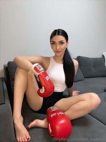 𝓚𝓪𝓻𝓲𝓷𝓪 𝓛𝓾𝓼𝓽 / wild_goddess nude photo #16