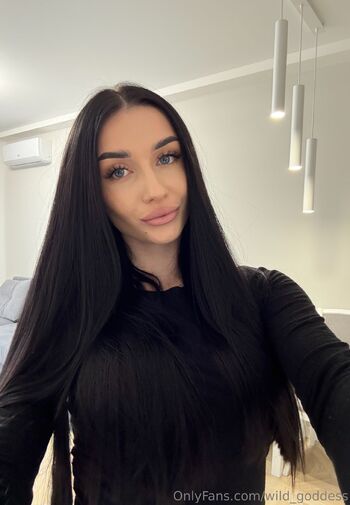𝓚𝓪𝓻𝓲𝓷𝓪 𝓛𝓾𝓼𝓽 / wild_goddess nude photo #18