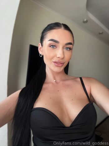 𝓚𝓪𝓻𝓲𝓷𝓪 𝓛𝓾𝓼𝓽 / wild_goddess nude photo #19