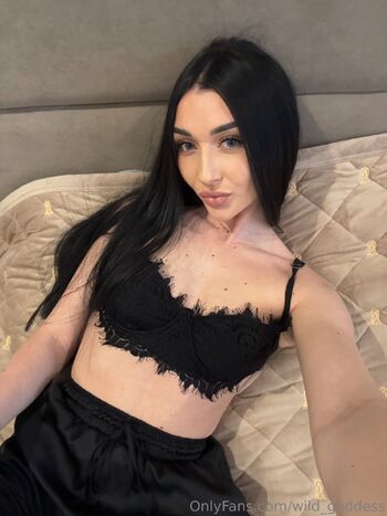 𝓚𝓪𝓻𝓲𝓷𝓪 𝓛𝓾𝓼𝓽 / wild_goddess nude photo #22