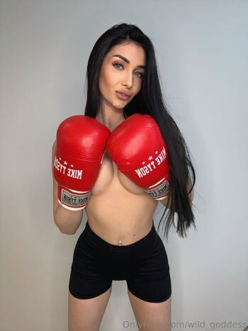 𝓚𝓪𝓻𝓲𝓷𝓪 𝓛𝓾𝓼𝓽 / wild_goddess nude photo #23