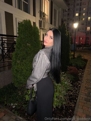 𝓚𝓪𝓻𝓲𝓷𝓪 𝓛𝓾𝓼𝓽 / wild_goddess nude photo #26