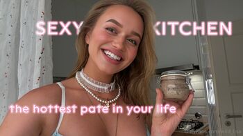 Wild Lisa / wild_lisa / khvostova_vasilisa nude photo #13