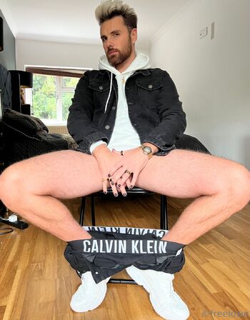 winkwinkcha / winkwinkchat nude photo #6